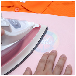 ワッペンの取りつけ方法:標準仕上げ アイロンのり